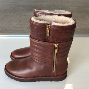 ugg aviva black